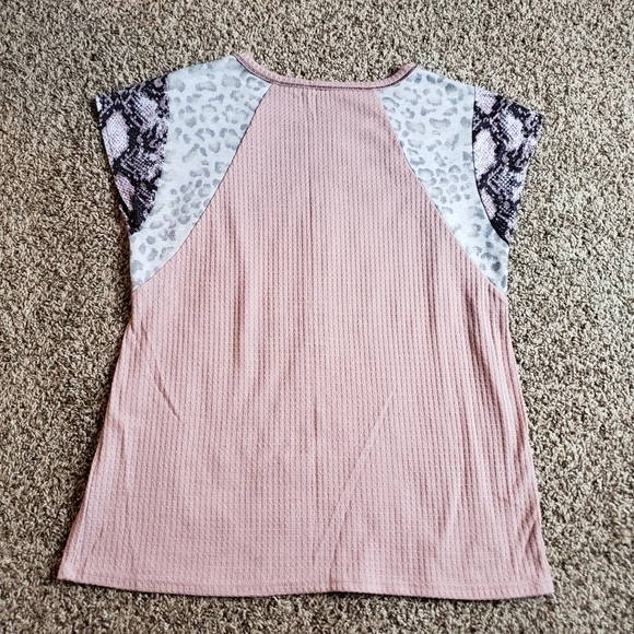 Short Sleeve Top - Picture 4 of 4